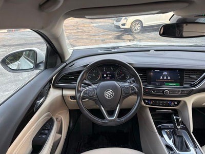 2019 Buick Regal TourX Essence