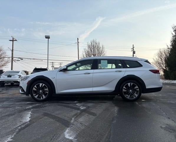 2019 Buick Regal TourX Essence