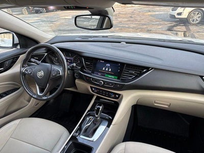 2019 Buick Regal TourX Essence