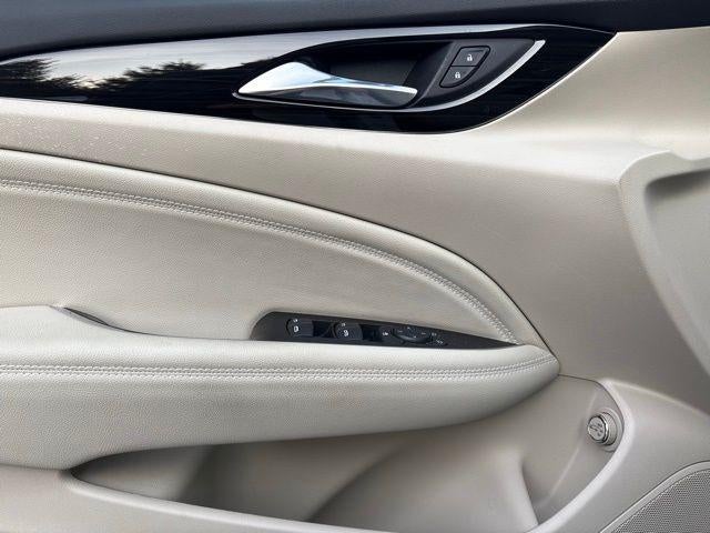 2019 Buick Regal TourX Essence