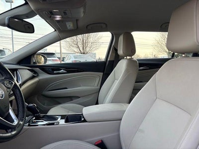 2019 Buick Regal TourX Essence
