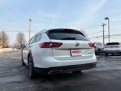 2019 Buick Regal TourX Essence